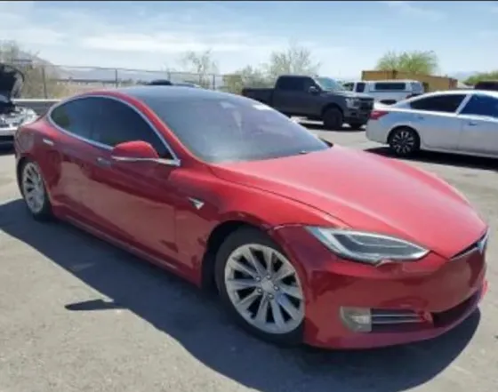 Tesla Model S 2016 Тбилиси