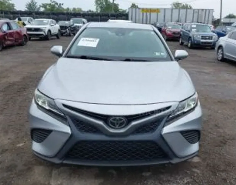 Toyota Camry 2.5L 2020 Тбилиси - изображение 1