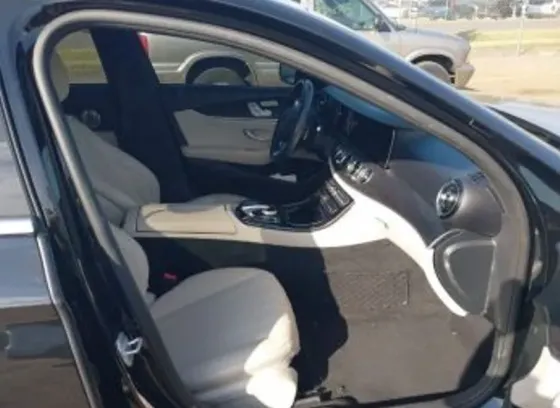 Mercedes E 2L 2017 Тбилиси
