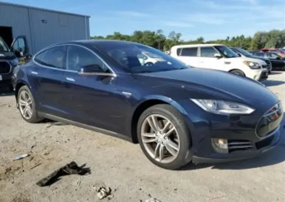 Tesla Model S 2015 Тбилиси