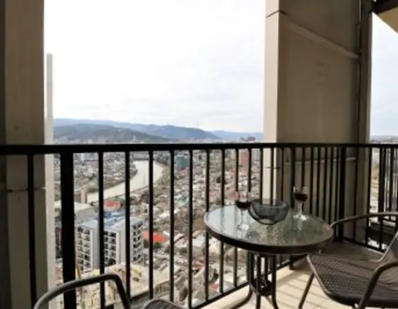 Сдам 2-комн. квартиру на сутки в Тбилиси  50м² 22/24 эт. Тбилиси