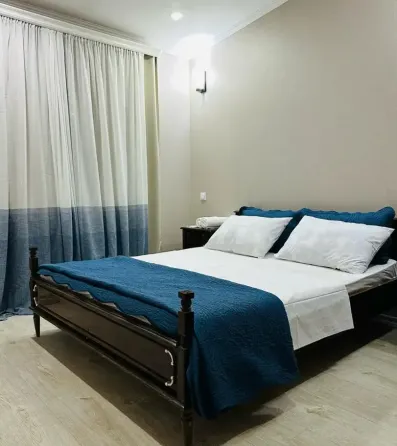 Сдам 2-комн. квартиру на сутки в Тбилиси  45м² 8/8 эт. Тбилиси