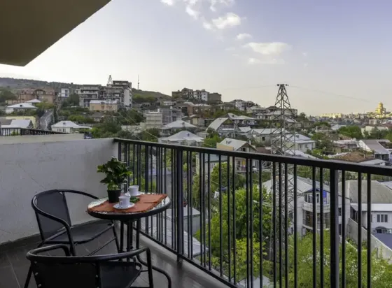 Сдам 2-комн. квартиру на сутки в Тбилиси  50м² 9/9 эт. Тбилиси