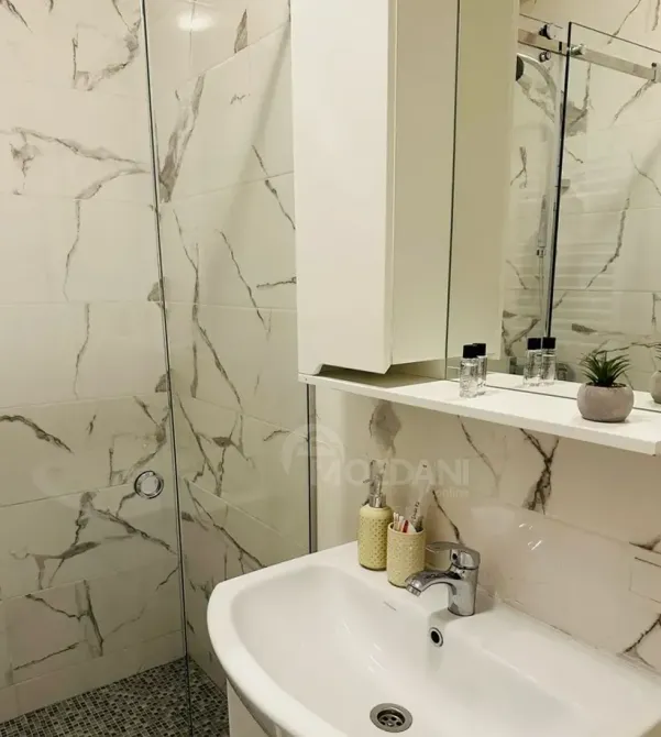 Сдам 2-комн. квартиру на сутки в Тбилиси  50м² 7/23 эт. Тбилиси - изображение 5