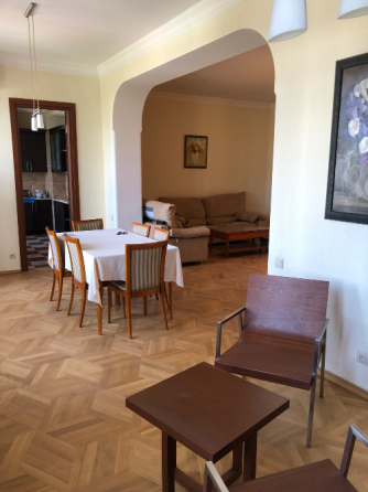 Сдам 5-комн. квартиру 170м² 3/5 эт. Тбилиси