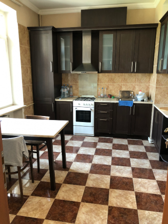 Сдам 5-комн. квартиру 170м² 3/5 эт. Тбилиси