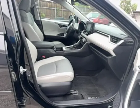 Toyota RAV4 2.5L 2019 Тбилиси