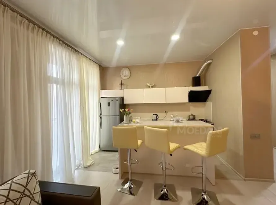 ქირავდება 3 ოთახიანი ბინა 88მ² 12/13 სართ თბილისი - photo 3