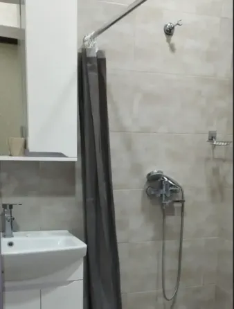 იყიდება 2 ოთახიანი ბინას 45მ² 2/6 სართ თბილისი