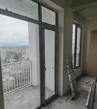 იყიდება 4 ოთახიანი ბინას 75.5მ² 8/11 სართ თბილისი