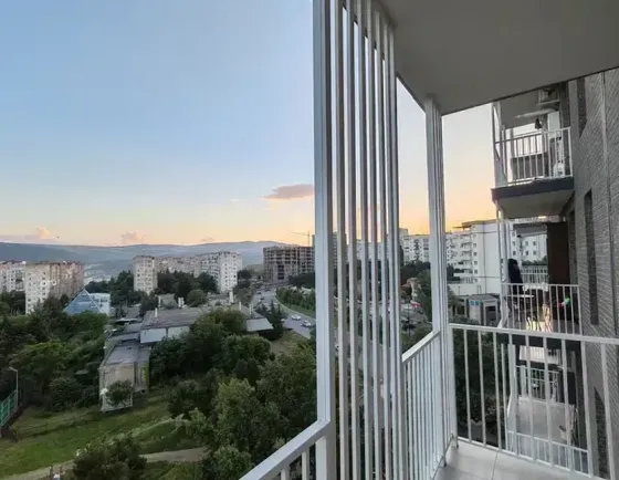 იყიდება 4 ოთახიანი ბინას 75.5მ² 8/11 სართ თბილისი