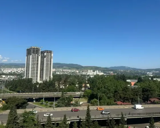 იყიდება 3 ოთახიანი ბინას 88.3მ² 7/11 სართ თბილისი