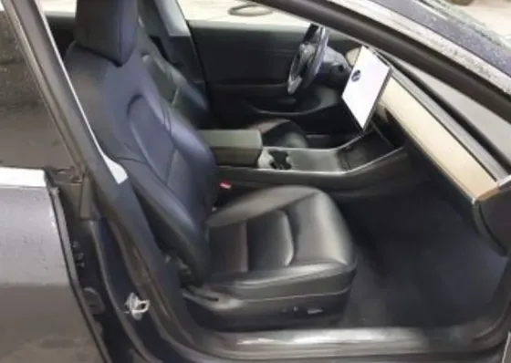 Tesla Model 3 2018 Тбилиси