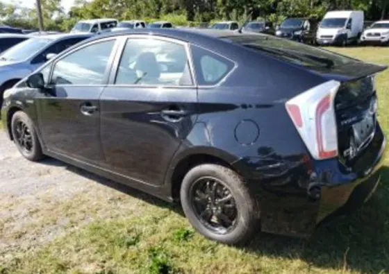 Toyota Prius 1.8L 2014 Тбилиси