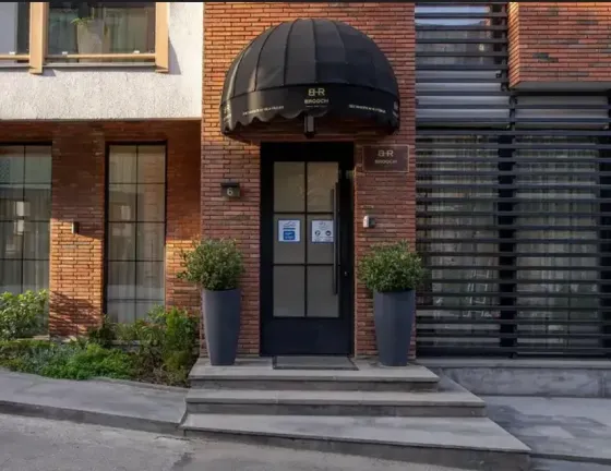 10+ room hotel for rent in Abanotubani Tbilisi