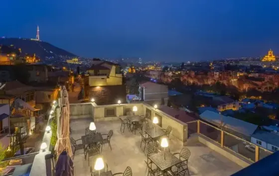 10+ room hotel for rent in Abanotubani Tbilisi