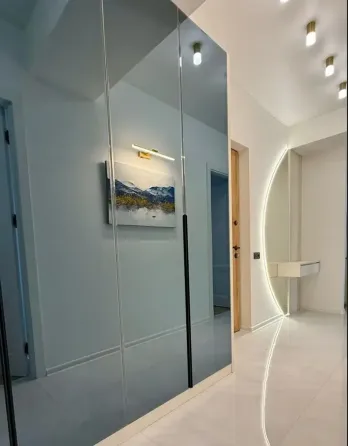 იყიდება 3 ოთახიანი ბინას 83მ² 18/19 სართ თბილისი