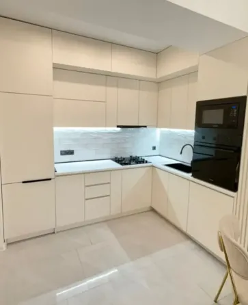 იყიდება 3 ოთახიანი ბინას 83მ² 18/19 სართ თბილისი