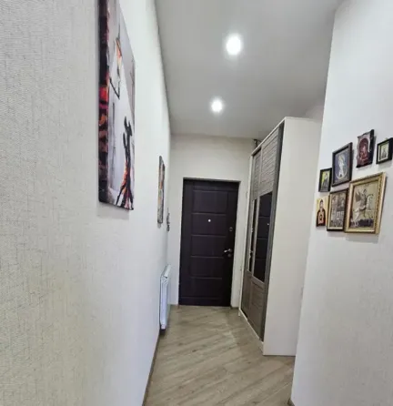 იყიდება 3 ოთახიანი ბინას 68მ² 10/14 სართ თბილისი