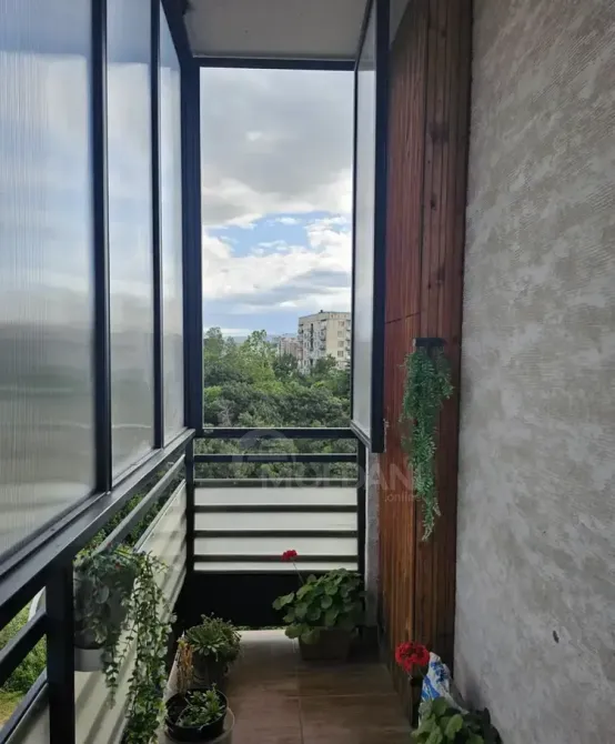 იყიდება 3 ოთახიანი ბინას 68მ² 10/14 სართ თბილისი - photo 12