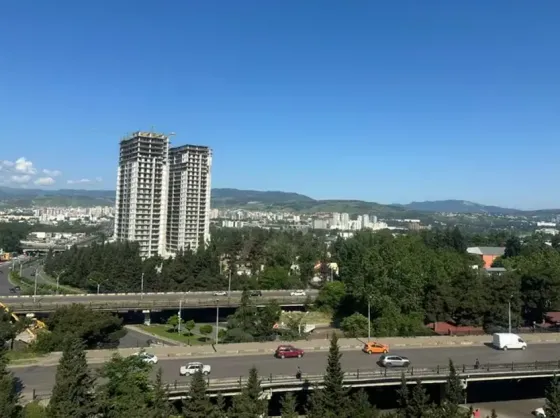 იყიდება 2 ოთახიანი ბინას 56მ² 5/11 სართ თბილისი