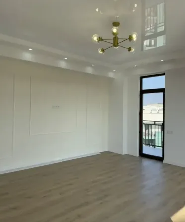 იყიდება 3 ოთახიანი ბინას 95მ² 11/17 სართ თბილისი