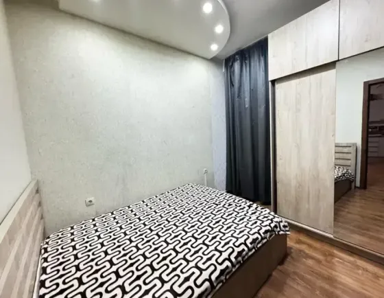 იყიდება 3 ოთახიანი ბინას 70მ² 9/9 სართ თბილისი