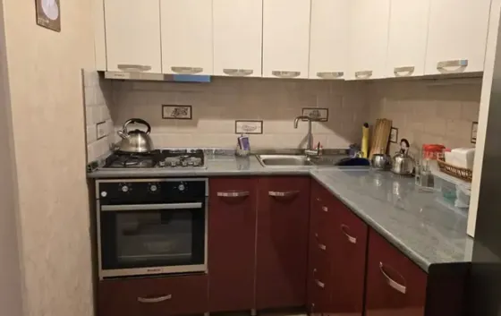 იყიდება 3 ოთახიანი ბინას 60მ² 2/8 სართ თბილისი