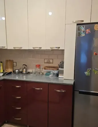 იყიდება 3 ოთახიანი ბინას 60მ² 2/8 სართ თბილისი