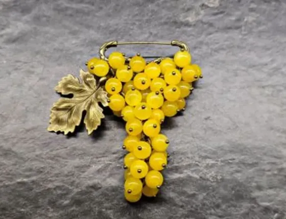 "Kiss", brooch - bunch of grapes, yellow with natural stones Tbilisi