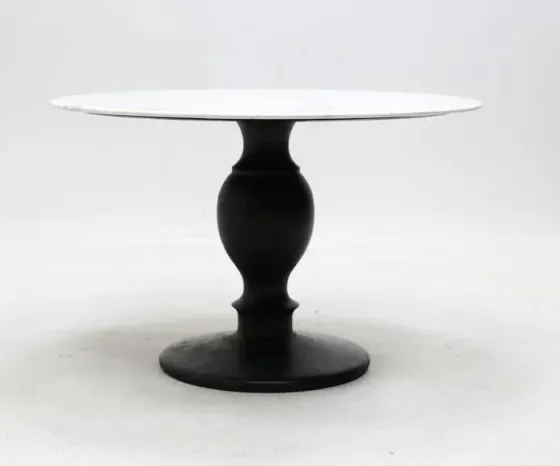 Იყიდება ხის ნაცრისფერი ფერის მაგიდა თბილისი