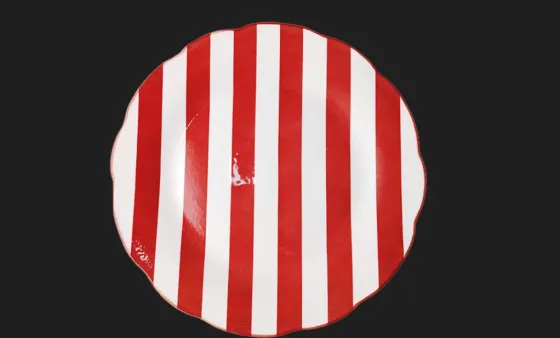 Red porcelain plate for sale Tbilisi