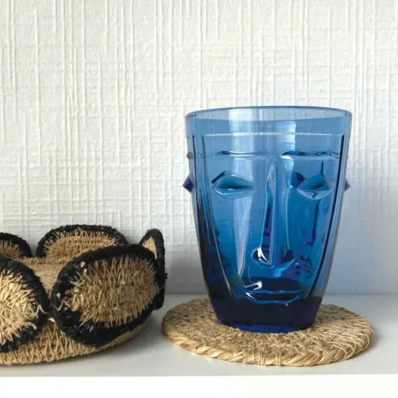 Please offer a blue glass cup. Tbilisi