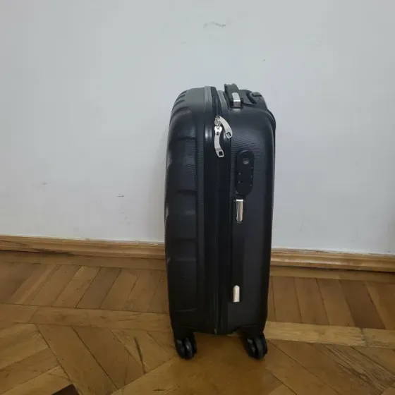 სამოგზაურო ჩანთები და ჩემოდნები თბილისი