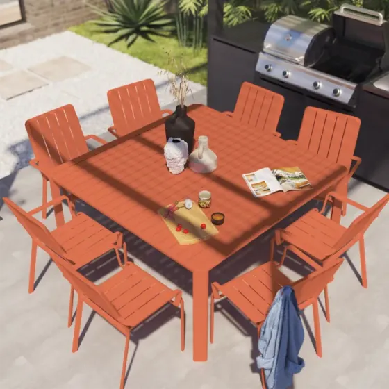 Იყიდება წითელი ალუმინის სკამი თბილისი