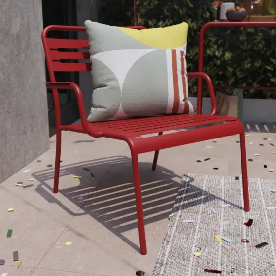 Красный стальной стул на продажу Тбилиси