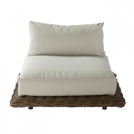 Белый ротанговый стул на продажу. Тбилиси