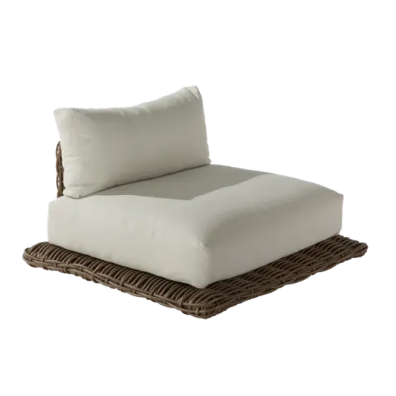 Белый ротанговый стул на продажу. Тбилиси