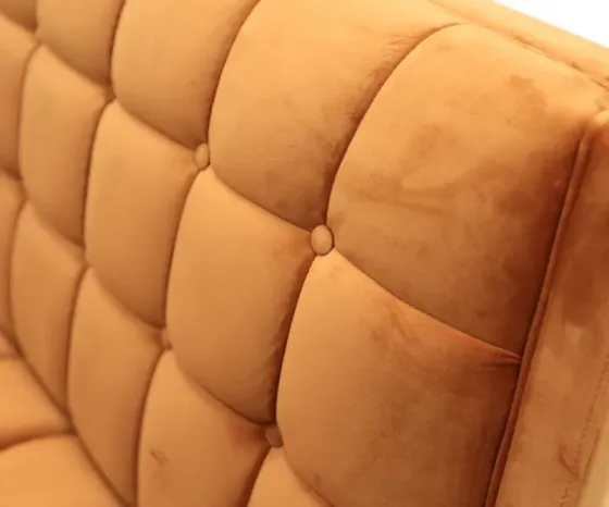 Четырехместный диван с бархатной поверхностью Тбилиси