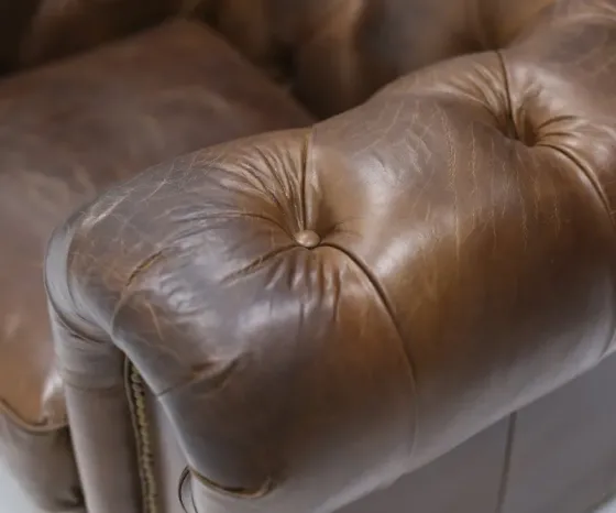 Коричневое кожаное кресло на продажу Тбилиси