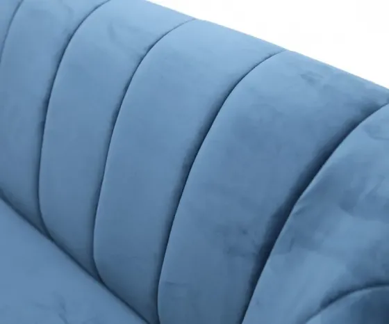 Трехместный диван с синей бархатной поверхностью Тбилиси