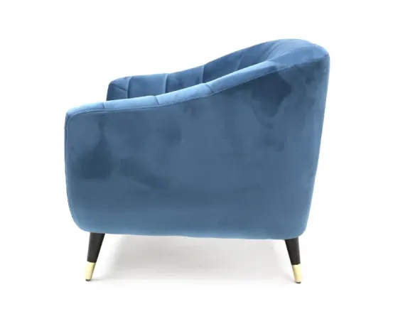 Кресло с бархатной поверхностью Тбилиси