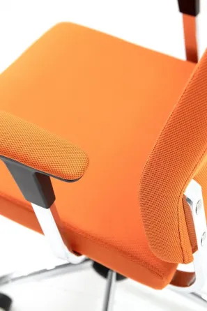 Клубничный стул на колесиках Тбилиси