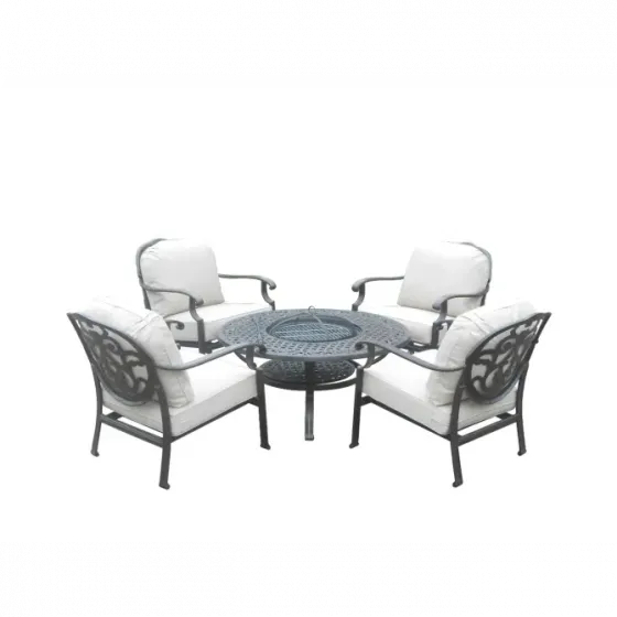 Черный металлический стол с решеткой Тбилиси