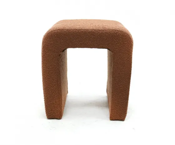 Оранжевый пуф Тбилиси