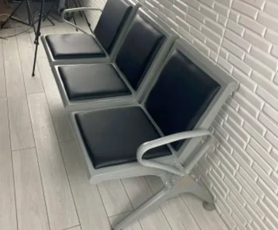 Металлический 3-местный обеденный стул, новый и упакованный. Тбилиси