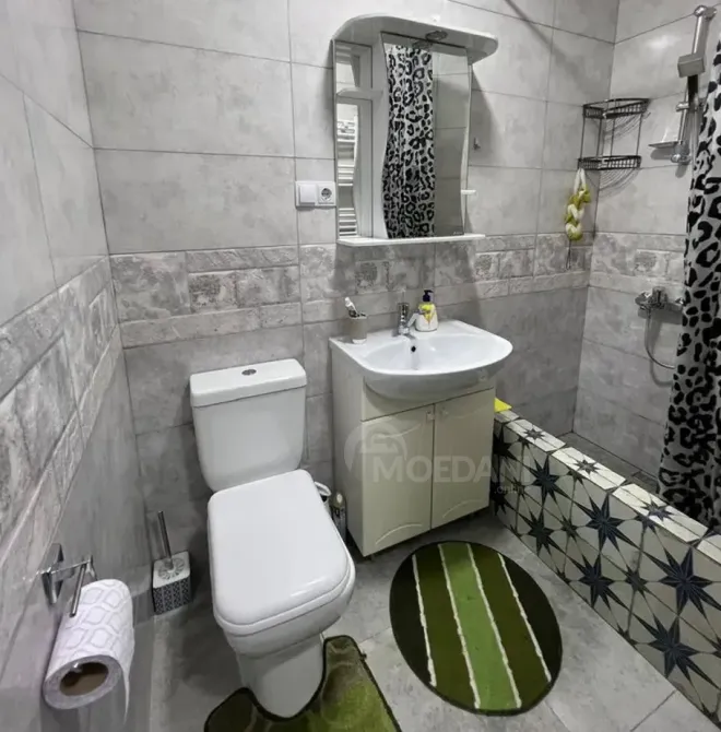 ქირავდება 2 ოთახიანი ბინა 45მ² 4/5 სართ თბილისი - photo 2