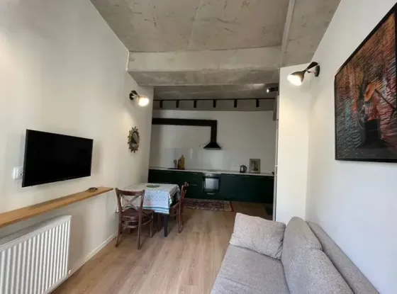 ქირავდება 2 ოთახიანი ბინა 50მ² 2/14 სართ თბილისი