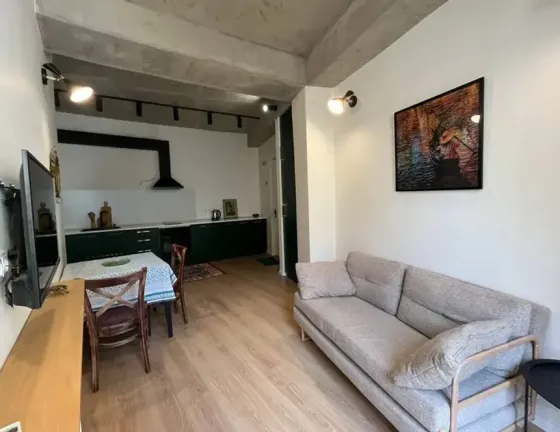 ქირავდება 2 ოთახიანი ბინა 50მ² 2/14 სართ თბილისი