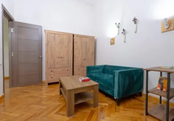 ქირავდება 3 ოთახიანი ბინა 60მ² 1/5 სართ თბილისი